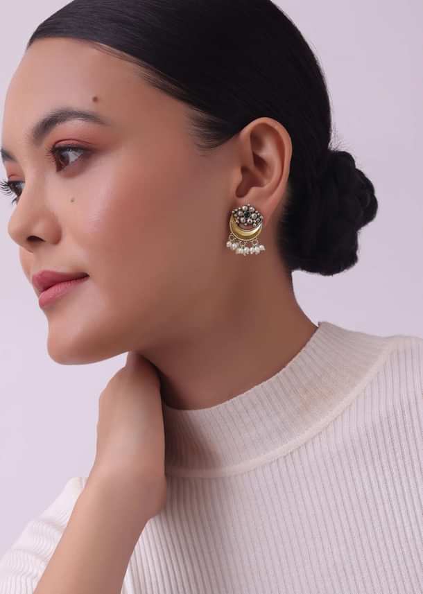 Two Tone Oxidised Necklace And Earrings Set With Pearls Two Tone Oxidised Necklace And Earrings Set With Pearls