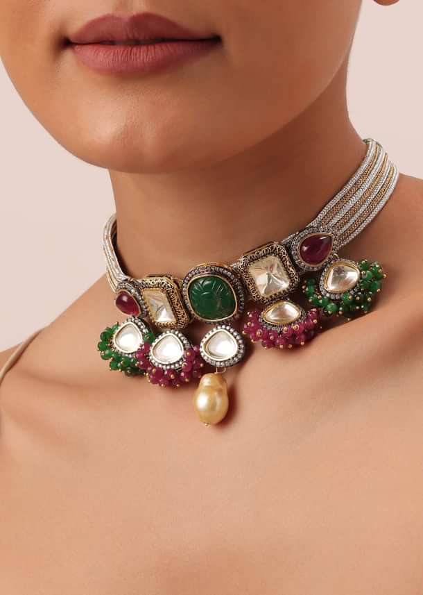 Two Tone Victorian Necklace Set With Mangtikka Two Tone Victorian Necklace Set With Mangtikka
