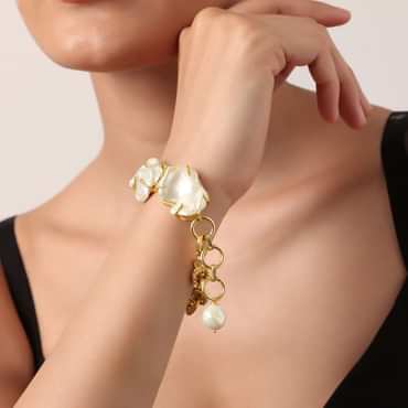 White And Gold Finish Bracelet With Mother Of Pearls