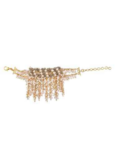 White And Gold Handcrafted Choker Necklace Set In Mix Metal