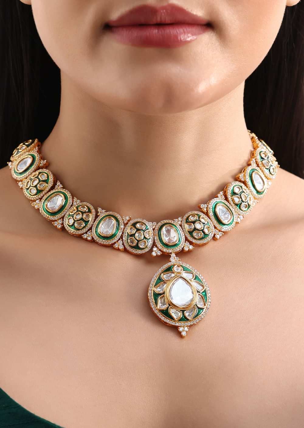 White And Gold Kundan Mix Metal Necklace With Earrings