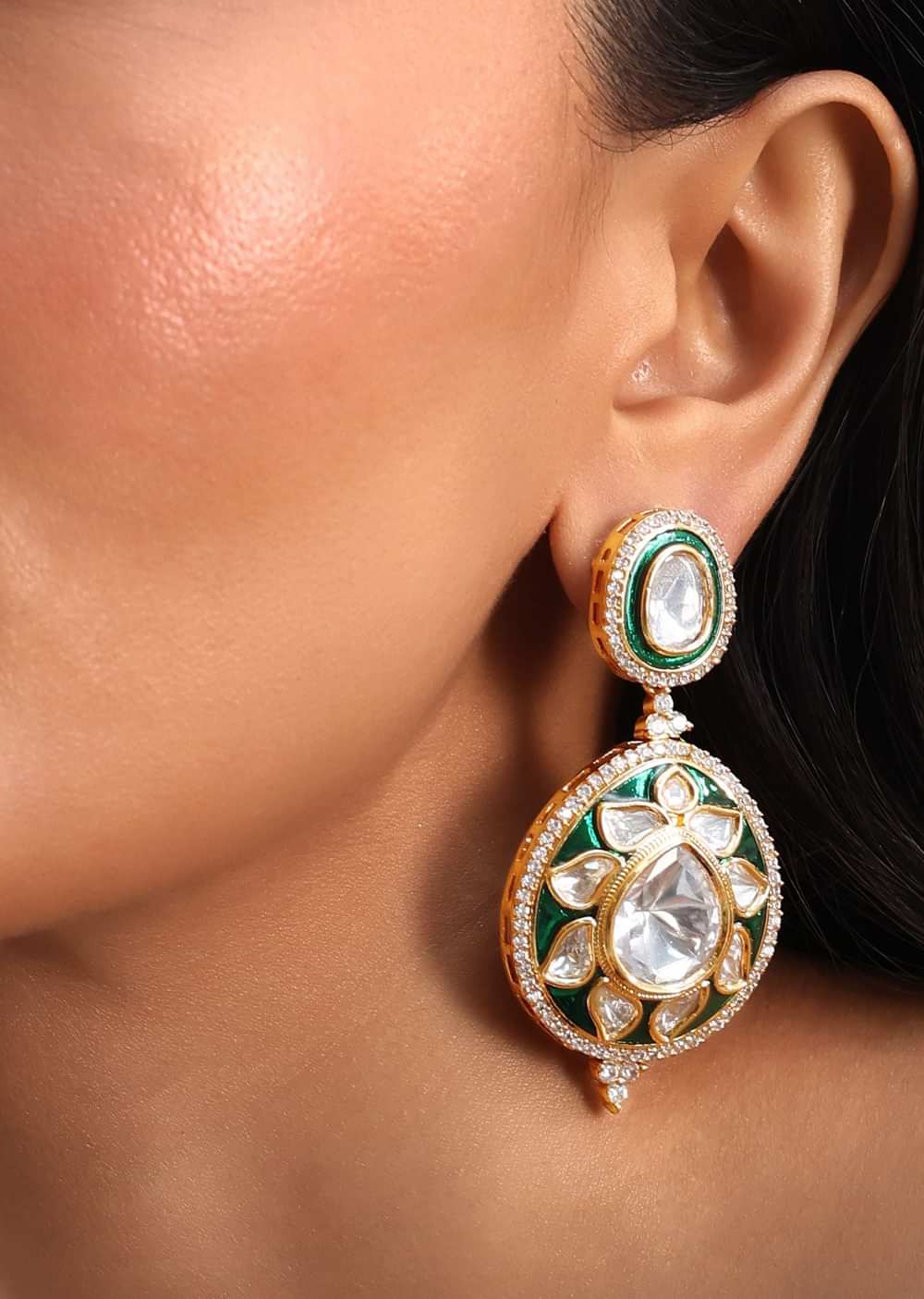 White And Gold Kundan Mix Metal Necklace With Earrings