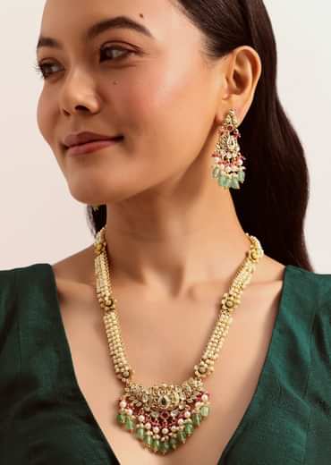 White And Green Temple Necklace Set In Mix Metal