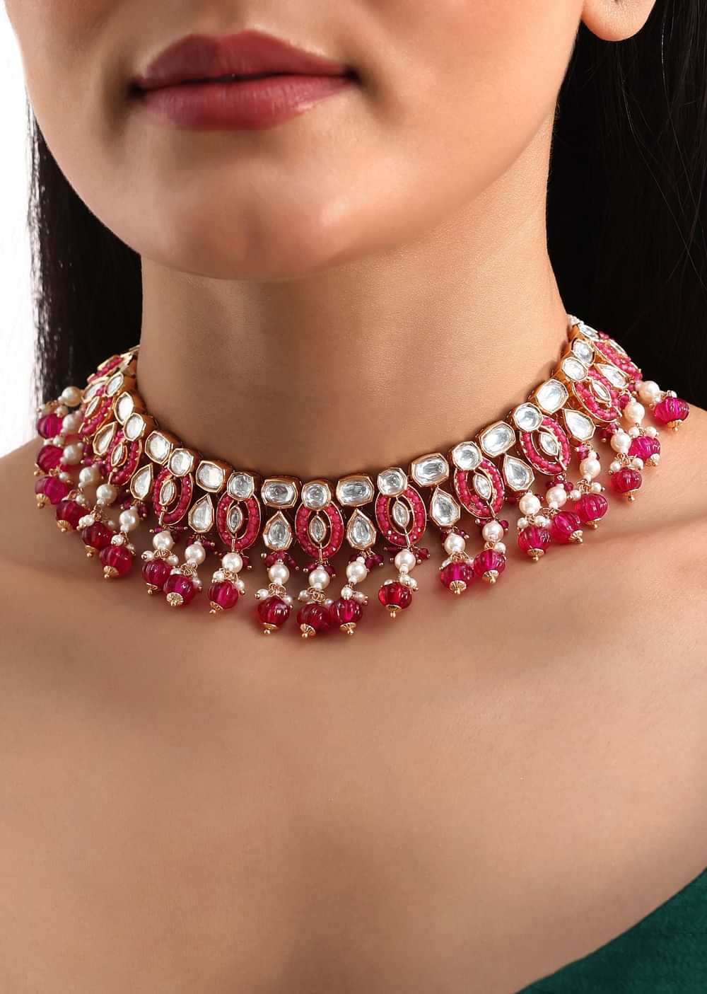 White And Red Short Kundan Necklace Set In Mix Metal