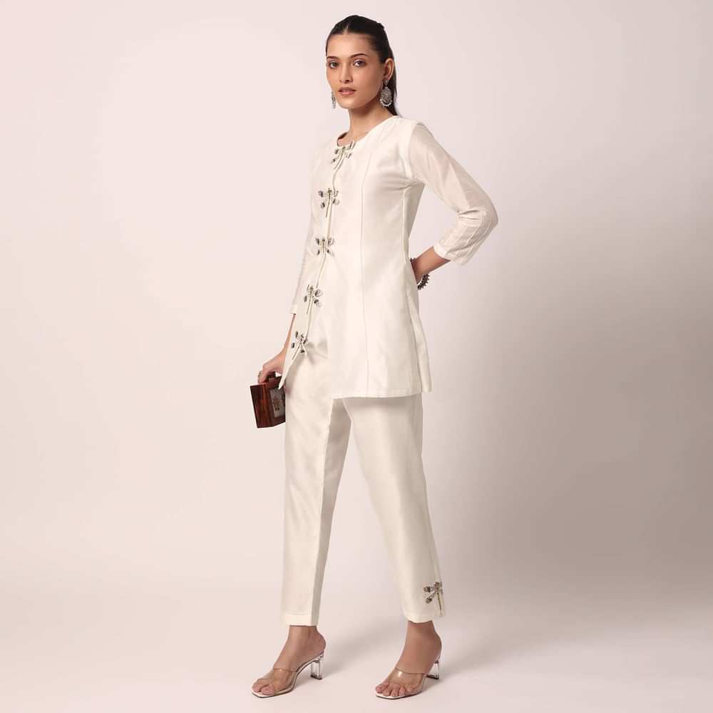 White Cotton Pant Set With Thread Motifs
