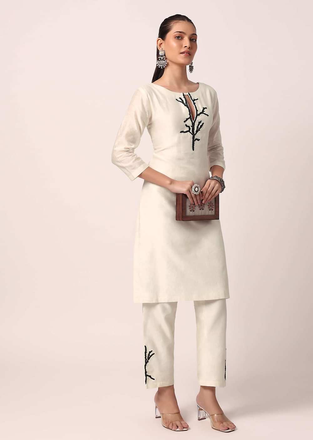 White Pant Set With Thread Work