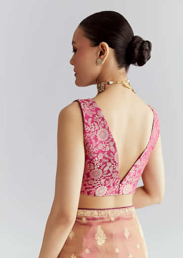 Wine Dola Silk Woven Saree With Zari Butti Work