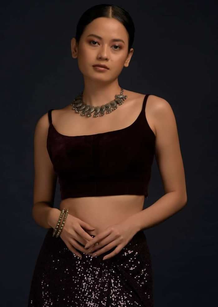Wine Purple Blouse In Velvet With Straps On The Shoulder And Tube Neckline