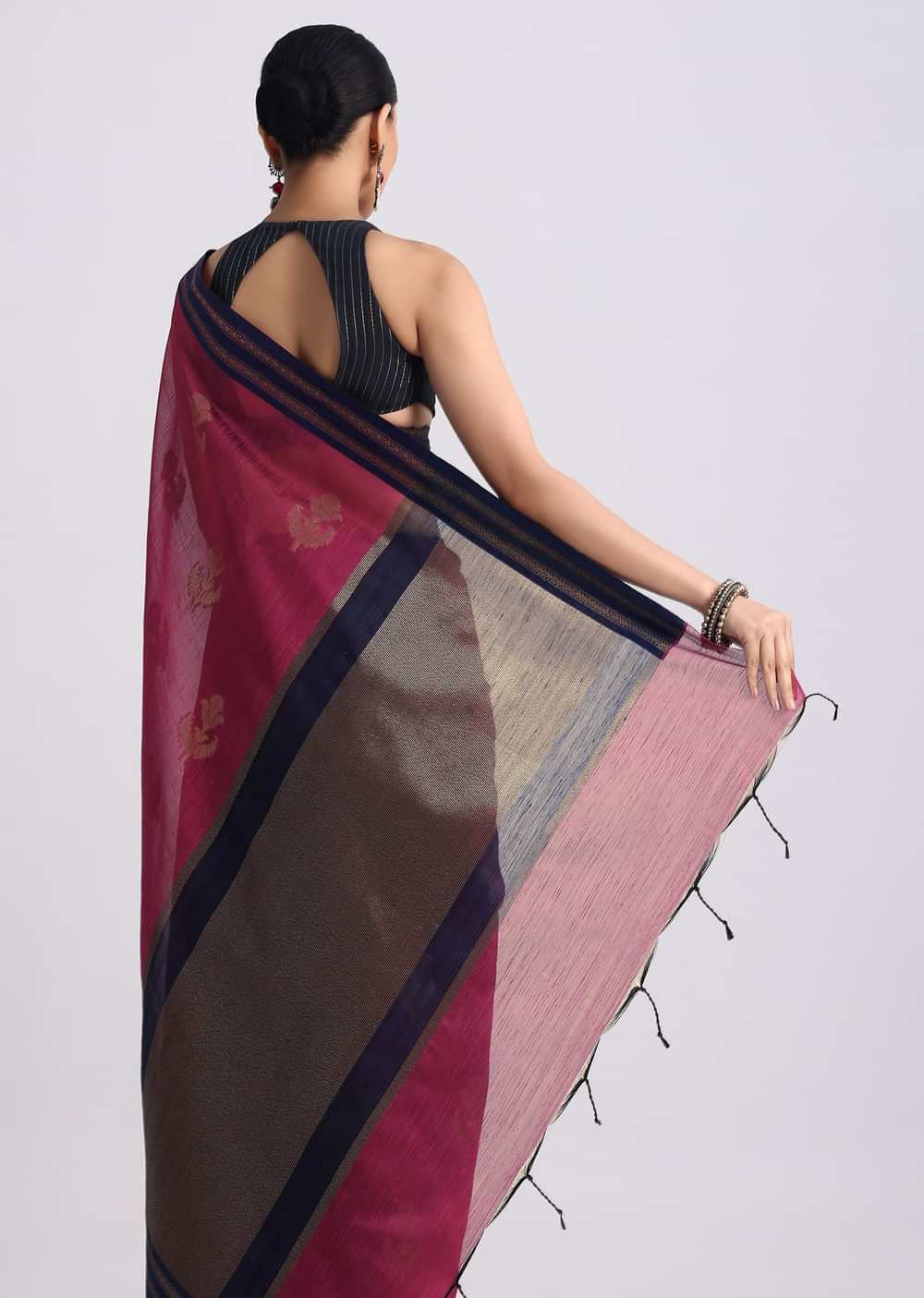 Wine Handloom Silk Saree With Embroidered Butti