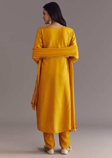 Yellow Bandhani Print Dola Silk Zardosi Kurta Set With Dupatta