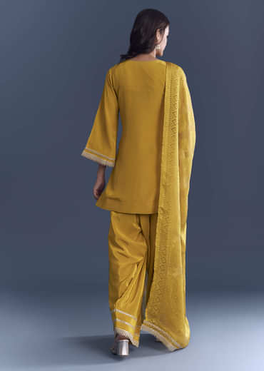 Yellow Crepe Kurta Set With Zardosi Work And Farzi Pants
