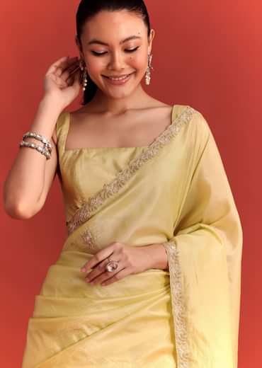 Mehndi Green Crushed Tissue Saree With Cutdana Work