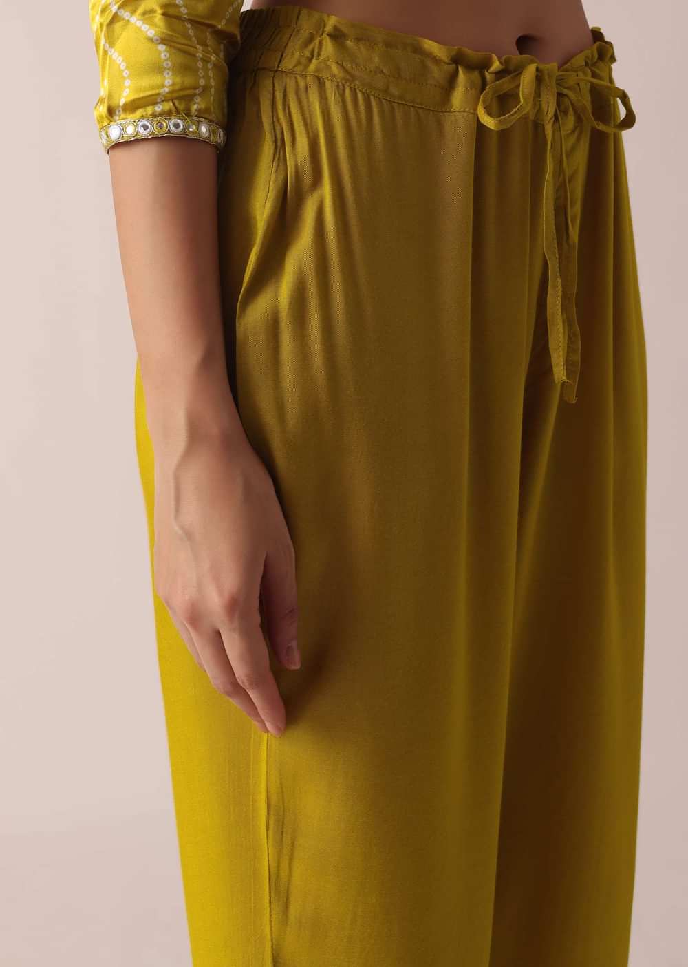 Yellow Kurta Set In Satin With Foil Mirror Work